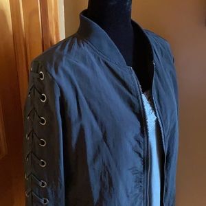 Black lace-up sleeve detail bomber jacket NEW 💫